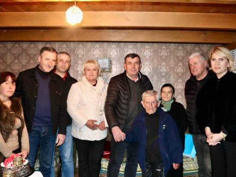 ხელისუფლების წარმომადგენლებმა ცაგერის მუნიციპალიტეტის სოფელ ორბელში მცხოვრებ უხუცეს...